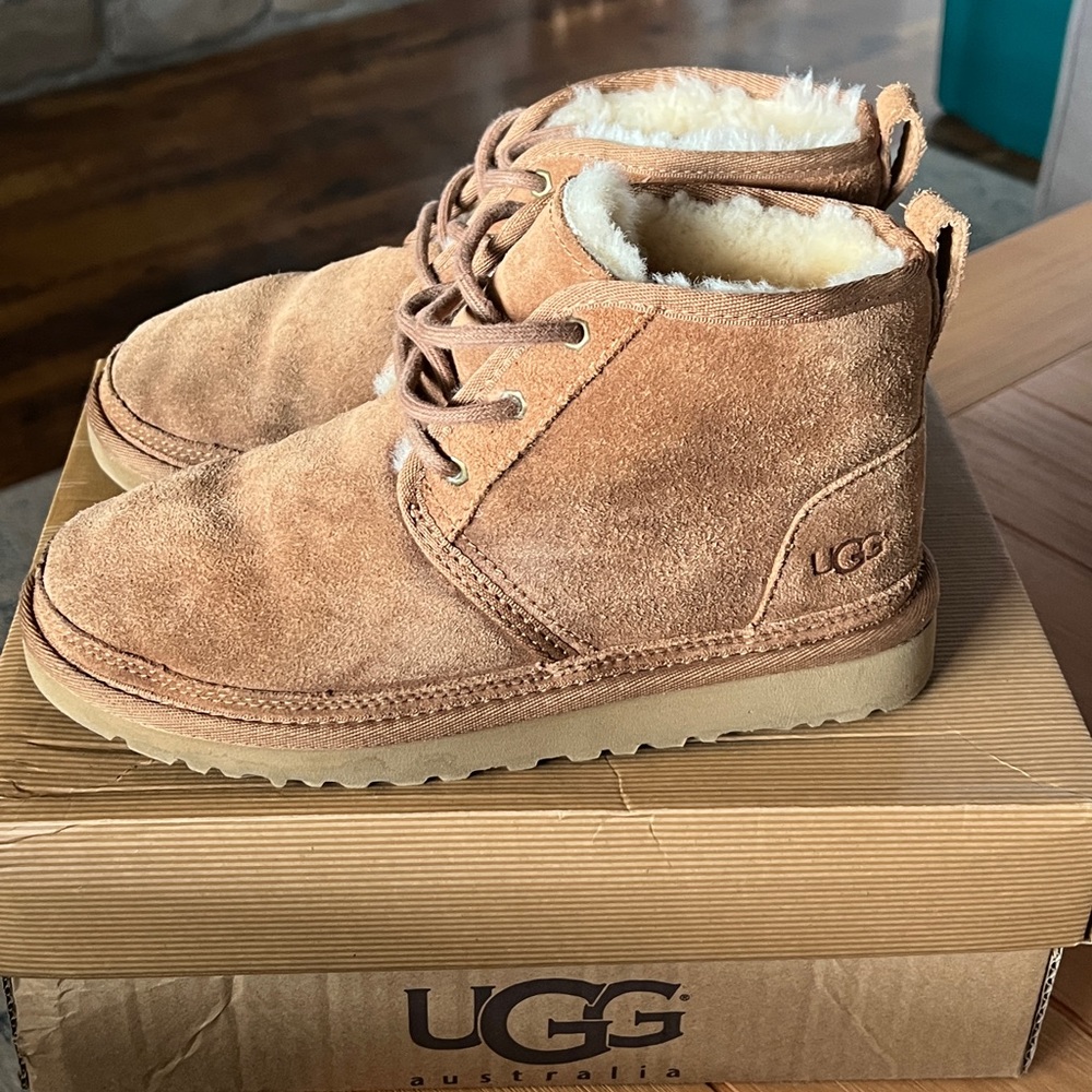 Ugg Neumel, Chesnut, Youth Size 3, Gently worn